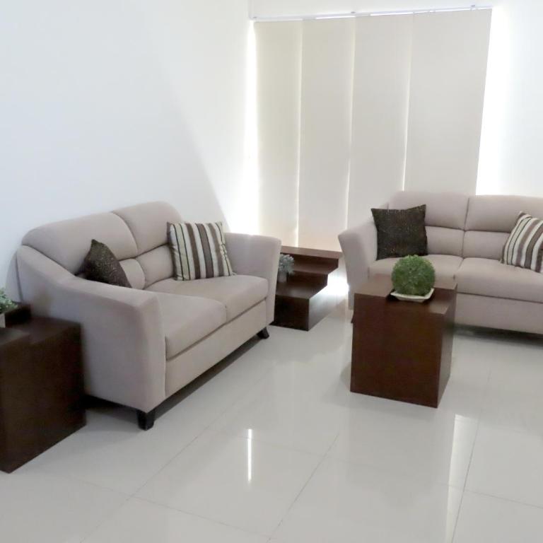 Departamento a 200 Mts de la playa y alberca en planta baja - Two-Bedroom Apartment - 7