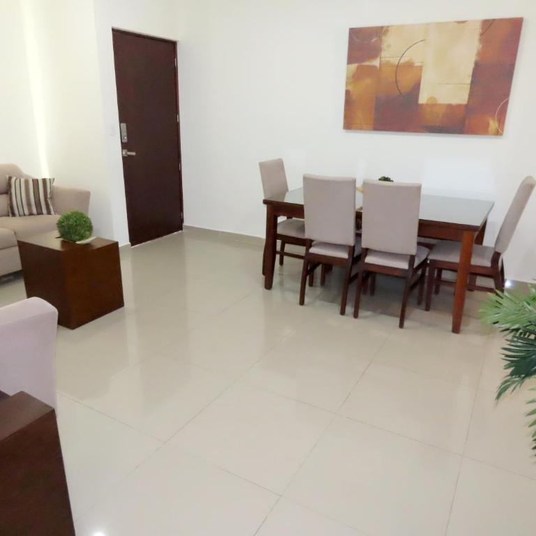 Departamento a 200 Mts de la playa y alberca en planta baja - Two-Bedroom Apartment - 4
