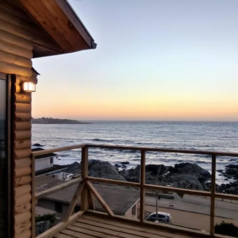 Espectacular cabaña Las Rocas de Algarrobo - El Quisco Norte Vista a la rompiente de la ola - Three-Bedroom House - 4