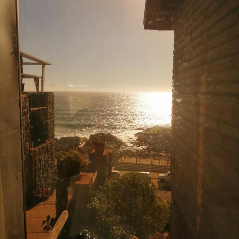 Espectacular cabaña Las Rocas de Algarrobo - El Quisco Norte Vista a la rompiente de la ola - Three-Bedroom House - 10