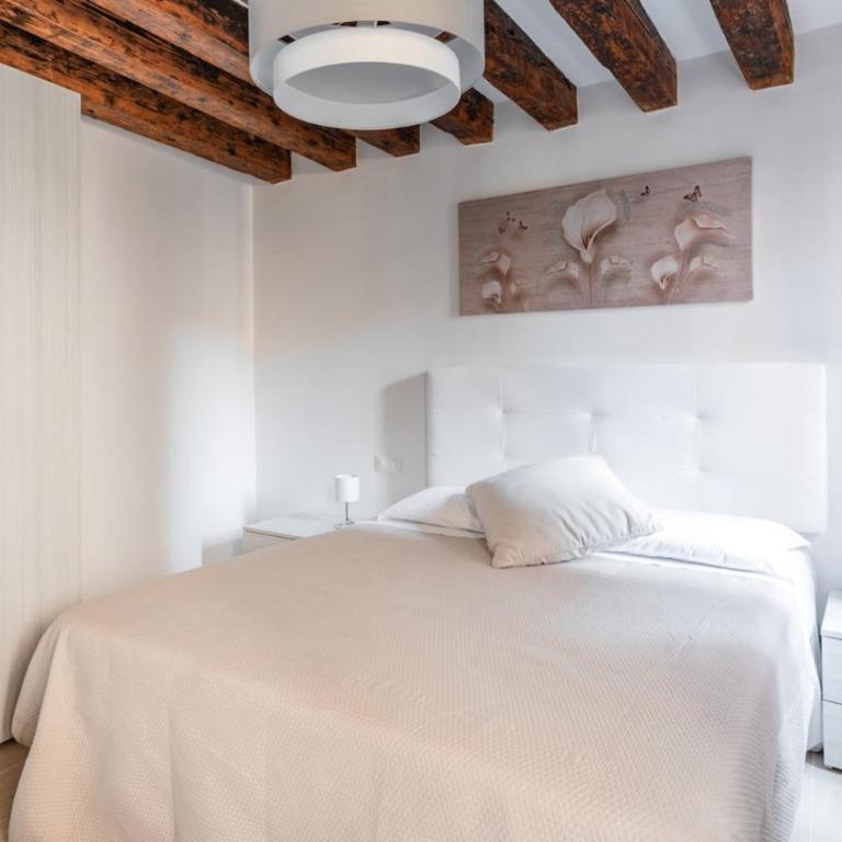 Palazzina San Polo 2151 - Appartamento con 2 Camere da Letto - 2