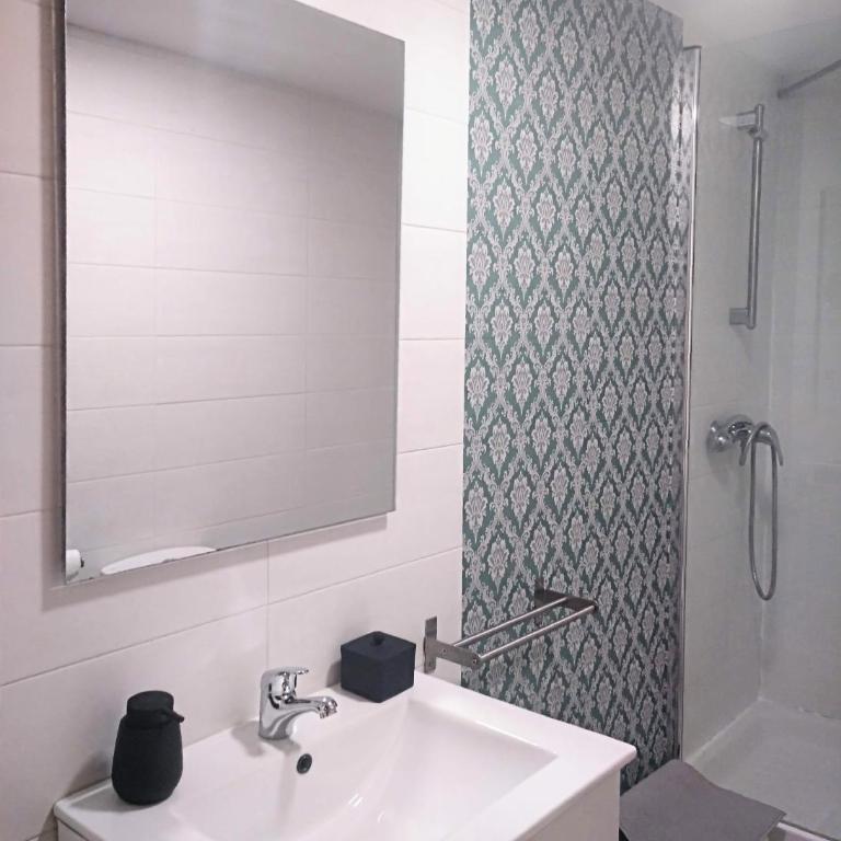 JUNTO AL PILAR - Three-Bedroom Apartment - 16