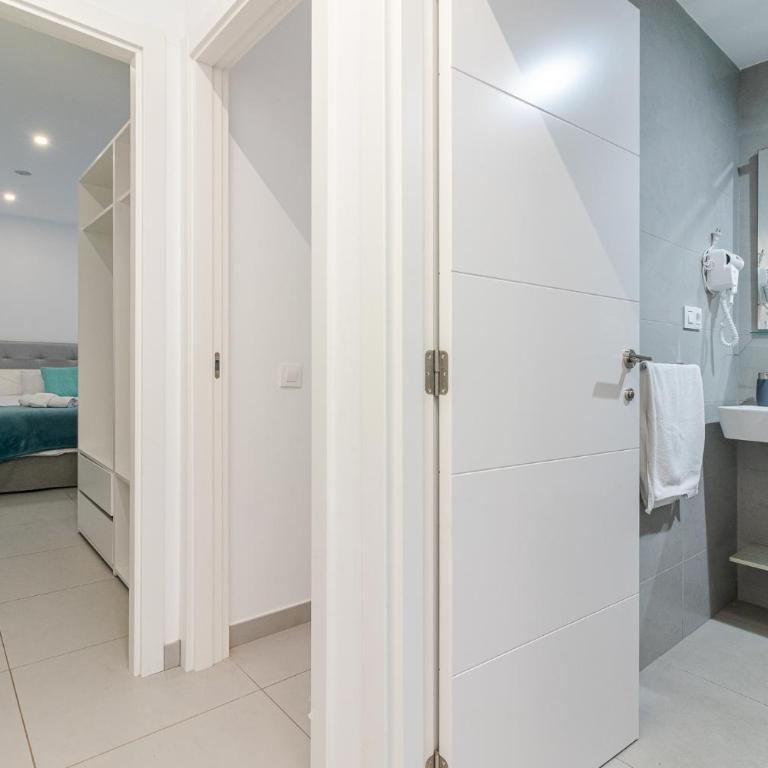 Modern Flat Las Canteras - Apartamento de 2 dormitorios - 20