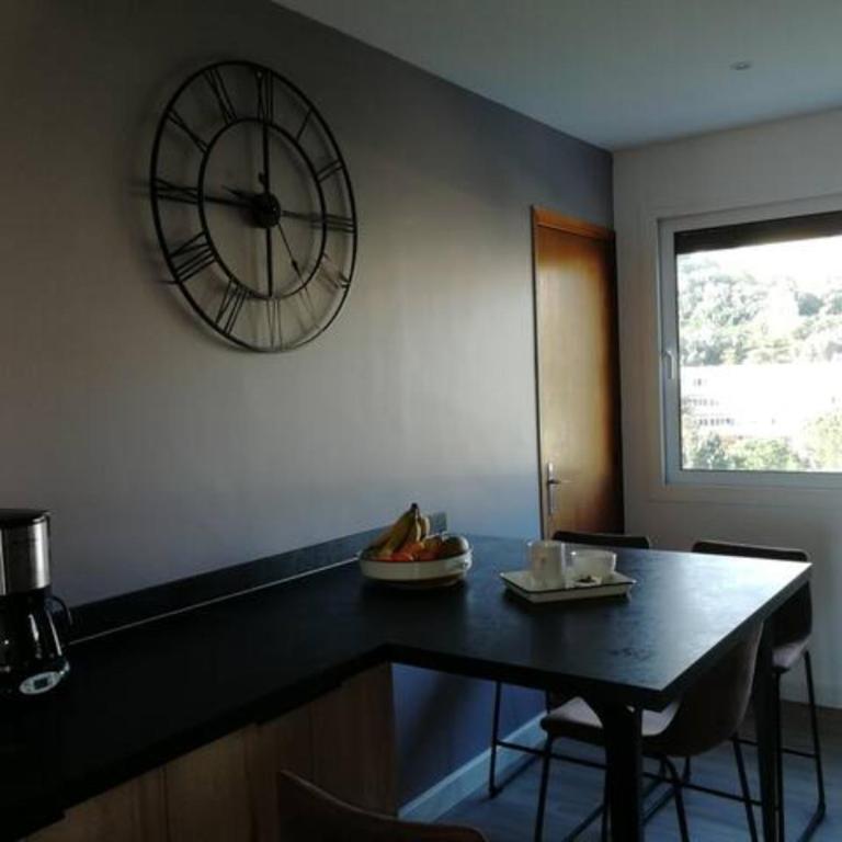 Centre ville avec vue magnifique sur le golfe d'Ajaccio; parking privé. - Appartement 2 Chambres - 11