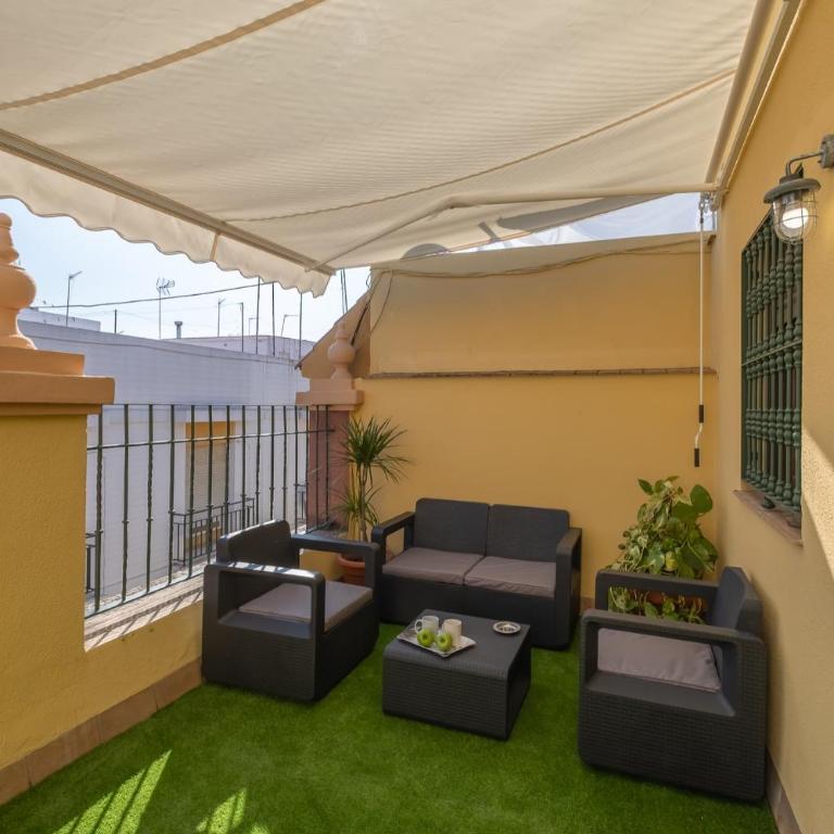 Triana Penthouse - Estudio con terraza - 2