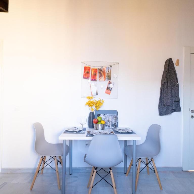 Triana Penthouse - Estudio con terraza - 10