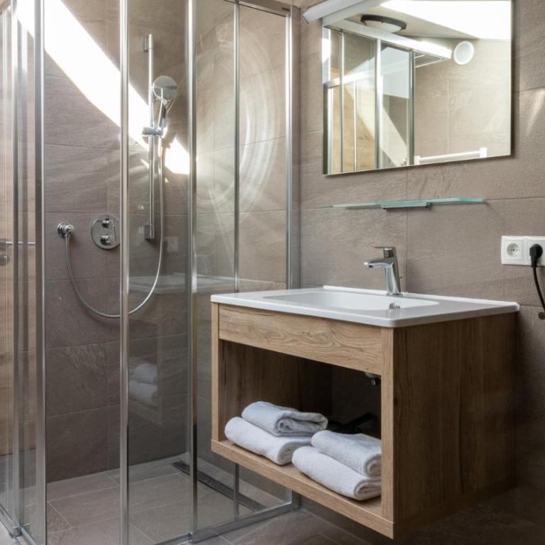 Silvretta Panorama Suites - A6 Luxus 6P Penthouse nahe Skigebiet - 3