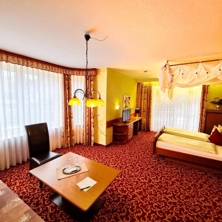 Parkhotel Bad Faulenbach - Deluxe Doppelzimmer mit Gartenblick - 1
