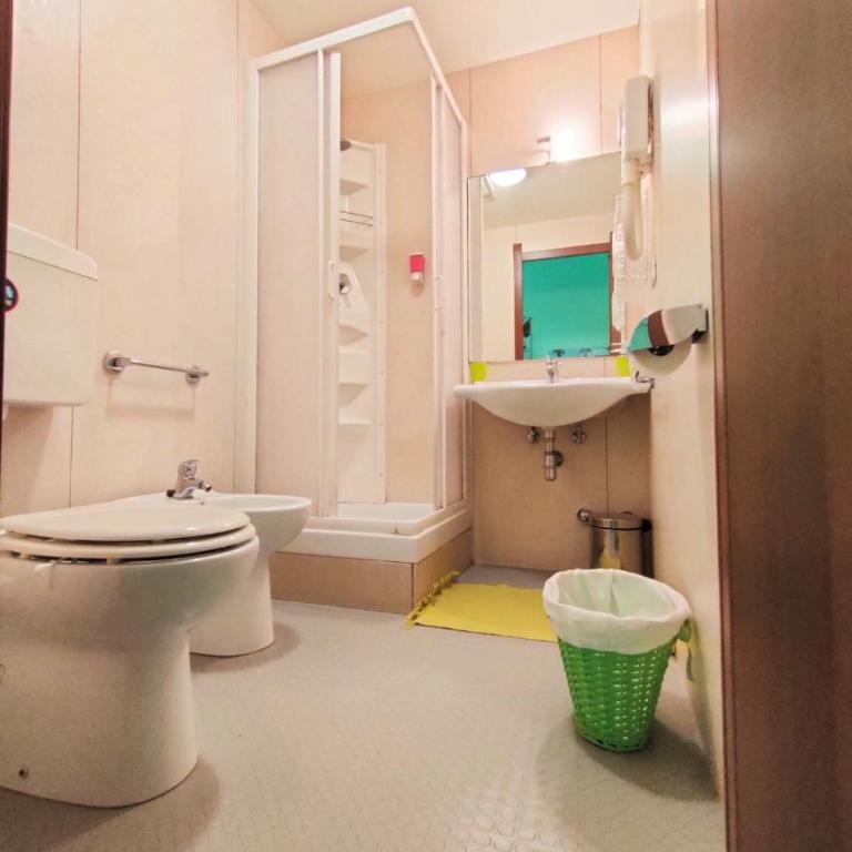 Hotel Serenella - Camera Matrimoniale/Doppia con Letti Singoli con Bagno Privato - 27