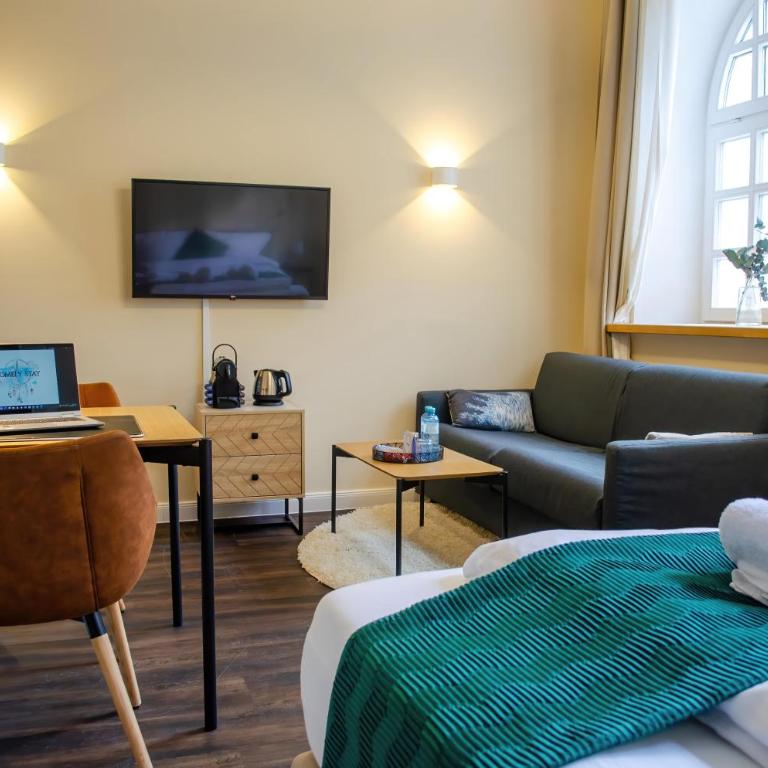 HOMELY STAY Studio 3 - Cozy Self-Check-In Studio in Central Munich - Deluxe Studio mit Queensize-Bett - 3