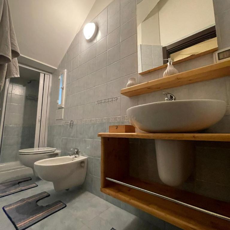B&B Dimora Villa Orietta - Torre dell'Orso - Camera Matrimoniale/Doppia con Letti Singoli con Bagno Privato Esterno - 1