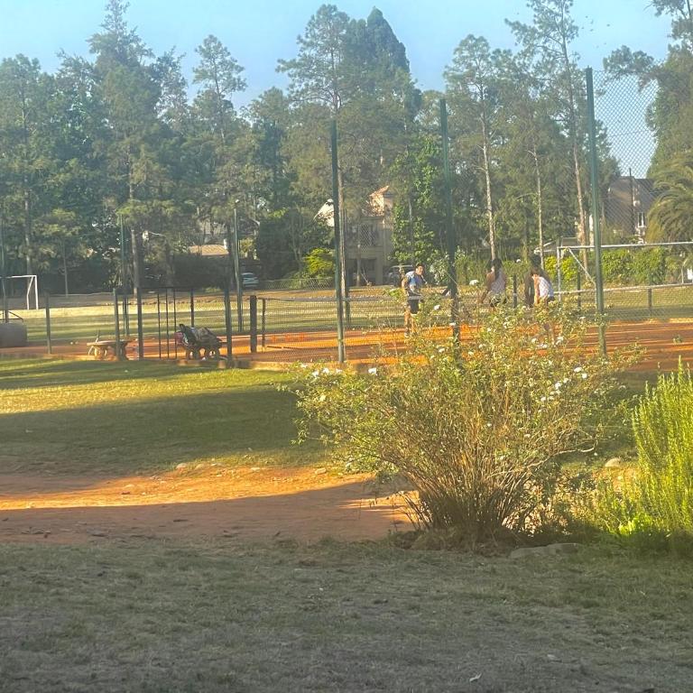 Alquiler temporario Yerba Buena - Country del Golf - Four-Bedroom House - 60