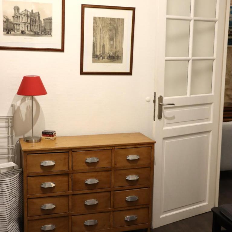 Superbe T3 Terrasse Coeur de Paris historique - Appartement 1 Chambre - 13