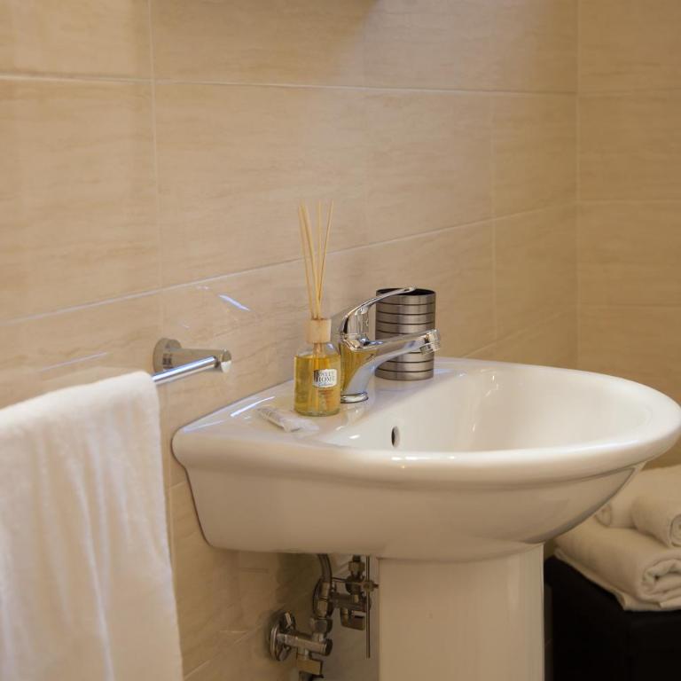 Sicily in Home Centro Catania Pescheria - One-Bedroom Apartment - 7