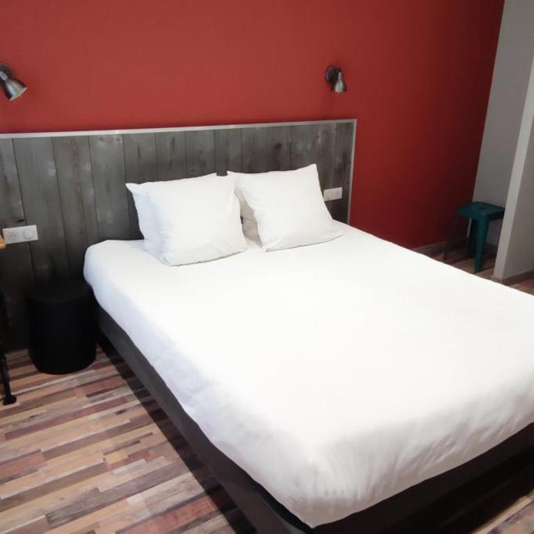 Logis Hotel Yseria - Historical Center - Chambre Lit Queen-Size - 3