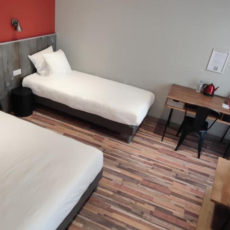 Logis Hotel Yseria - Historical Center - Chambre Triple Confort - 2