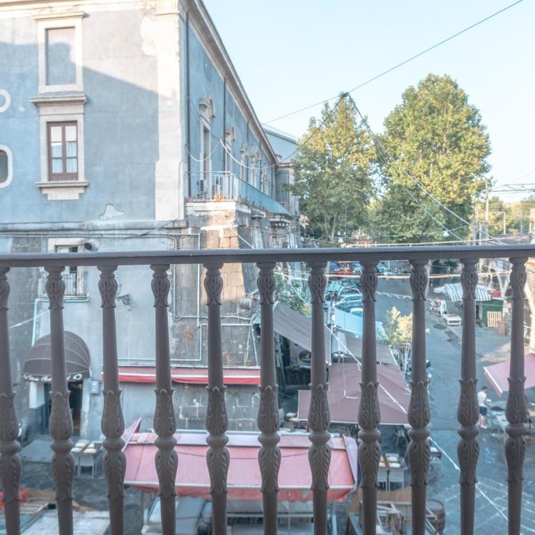 Sicily in Home Centro Catania Pescheria - Apartment with Balcony - 9