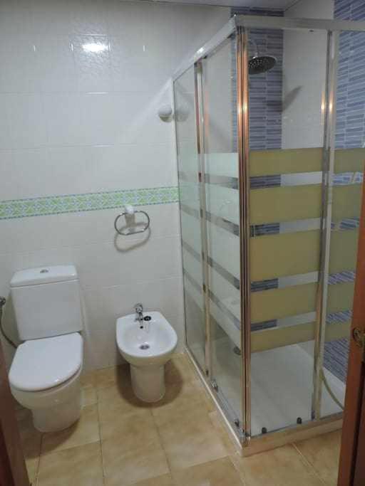 ADOSADO A 50M DE LA PLAYA EL CARGADOR - Casa - 15
