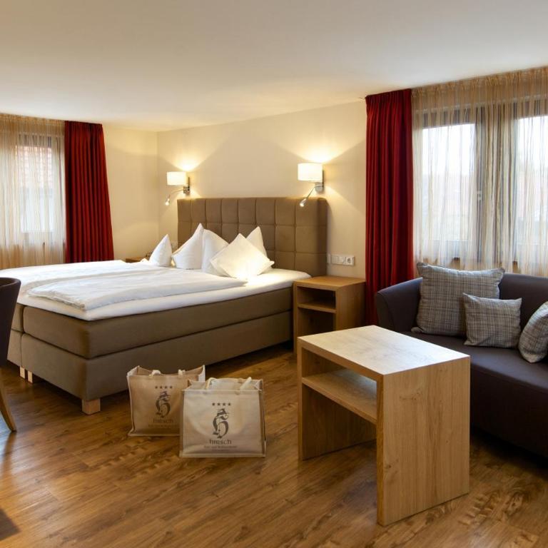 Hotel Hirsch - Comfort Vierbettzimmer - 1