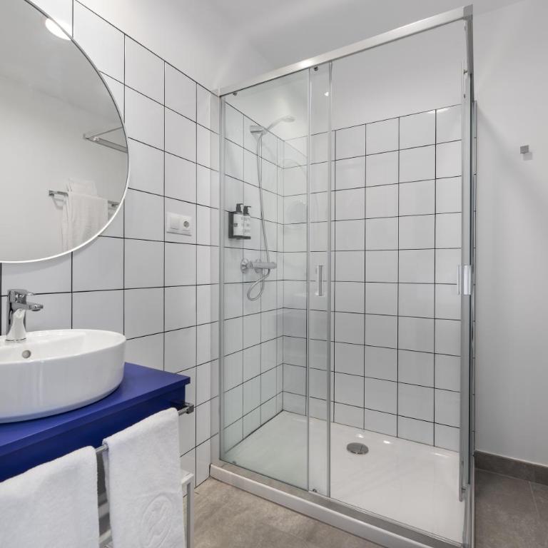Dorma Vigo - Habitación Doble Deluxe con balcón - 5