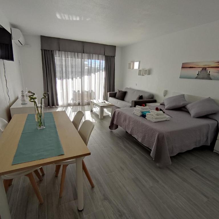 ESTUDIO BENALBEACH PRIMERA LINEA DE PLAYA - Deluxe Studio - 6