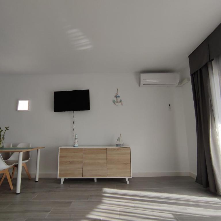 ESTUDIO BENALBEACH PRIMERA LINEA DE PLAYA - Deluxe Studio - 12