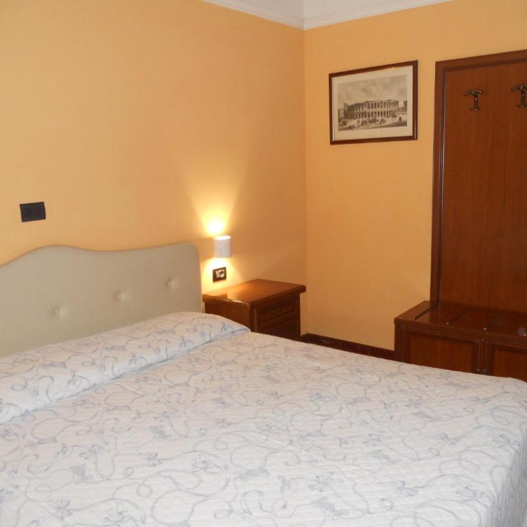 Hotel Salus - Camera Matrimoniale - 12