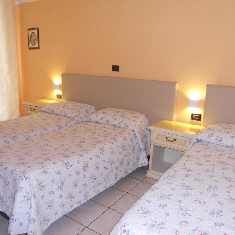 Hotel Salus - Camera Tripla - 17