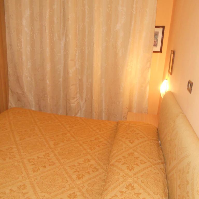 Hotel Salus - Camera Matrimoniale - 71