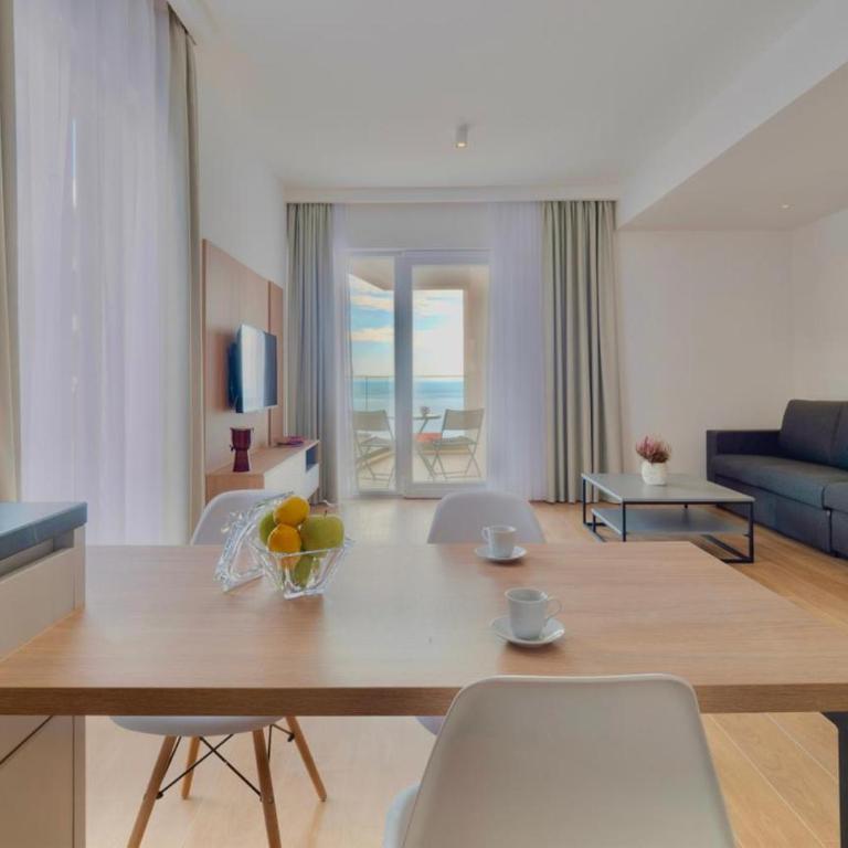 Horizon Two bedroom Apartment with sea view Jake - Two-Bedroom Apartment - 18