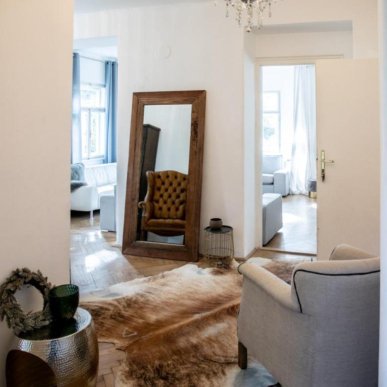 Family Wellhouse Green Garden direct in Salzburg, sunny big garden, up to 16 pax, bikes for free, BBQ, sunbeds, parking for free, 15 min sound of music - Villa - 72