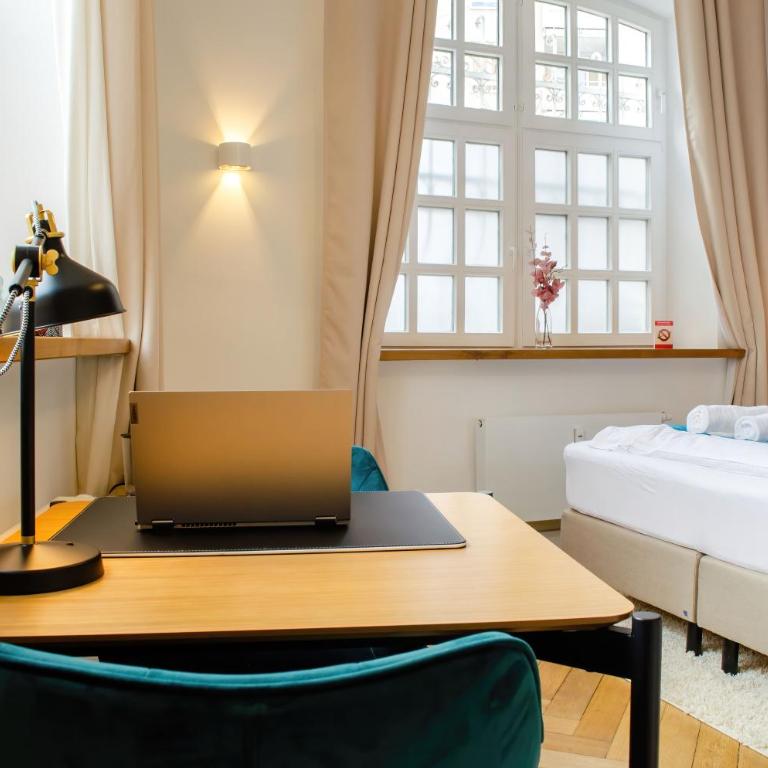 HOMELY STAY Studio 4 - Chic Self-Check-In Room for Short Stays - Studio Lit Queen-Size de Luxe - 7