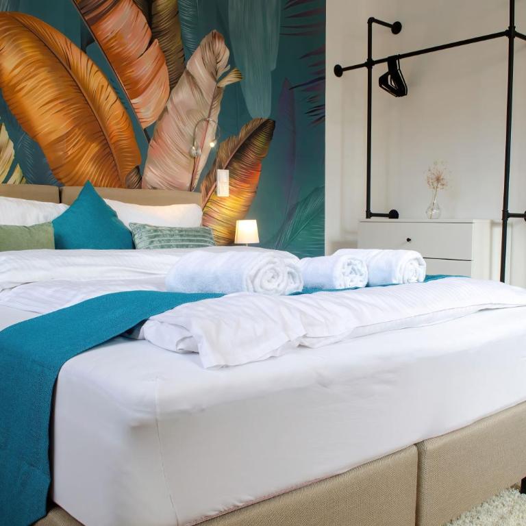 HOMELY STAY Studio 4 - Chic Self-Check-In Room for Short Stays - Studio Lit Queen-Size de Luxe - 6