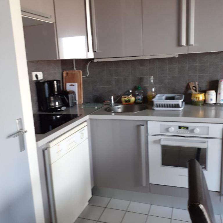 APPARTEMENT AU CALME AVEC PISCINE ET PARKING dans résidence securisée - Appartamento con 2 Camere da Letto - 6