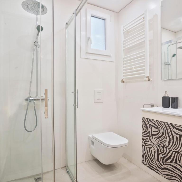 Barcelona Eixample - Three-Bedroom Apartment - Rosellon 164 - 20