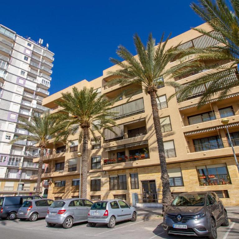 4 Bedroom Cozy Apartment In Santa Pola - Apartamento con 4 dormitorios - 1