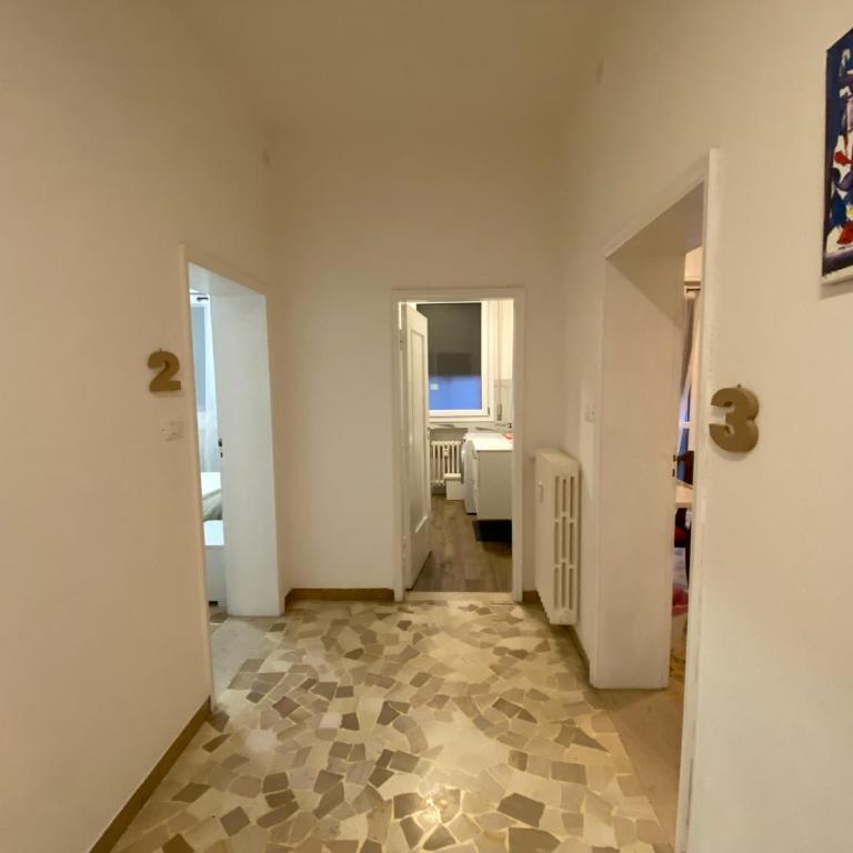 Francioni Palace - Standard Double Room with Shared Bathroom - 5
