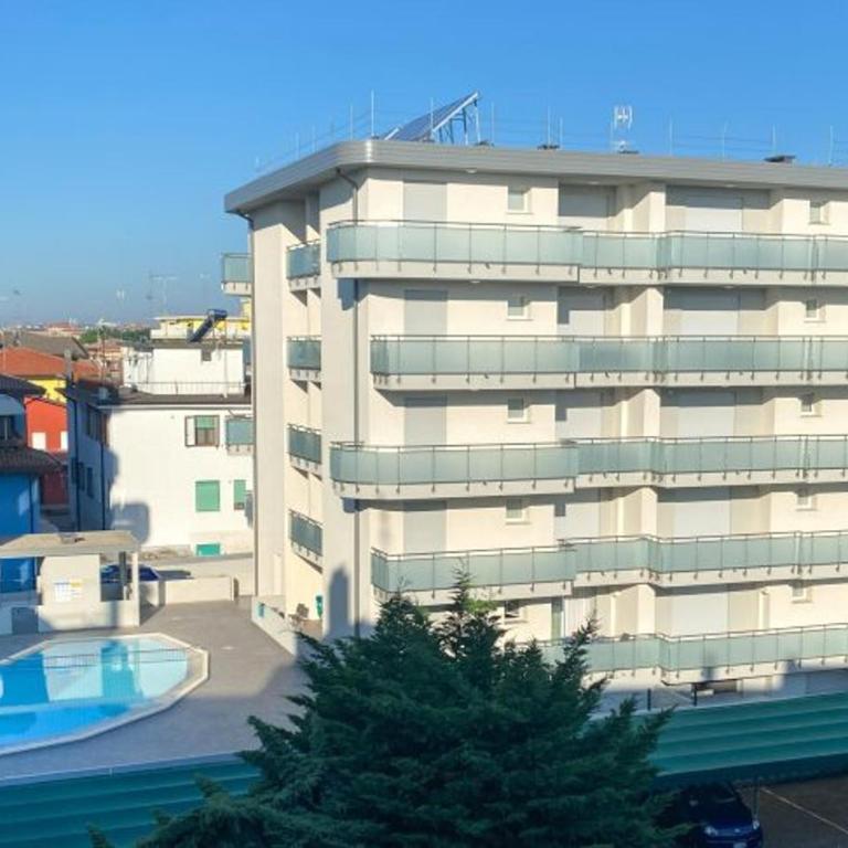 RESIDENCE CAORLE TRILOCALE CON PISCINA - Agenzia Cocal - Appartamento con 2 Camere da Letto - 12