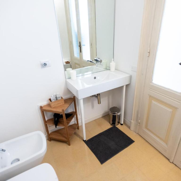 B&B Angioy 18 - Superior Double Room - 11