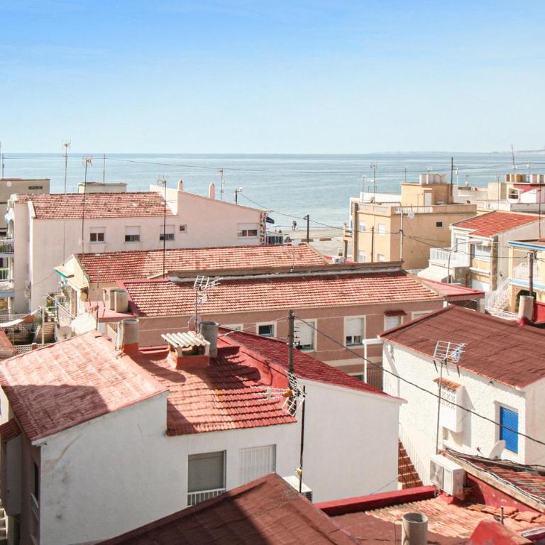 Cozy Apartment In Santa Pola With Wifi - Apartamento de 3 dormitorios - 4