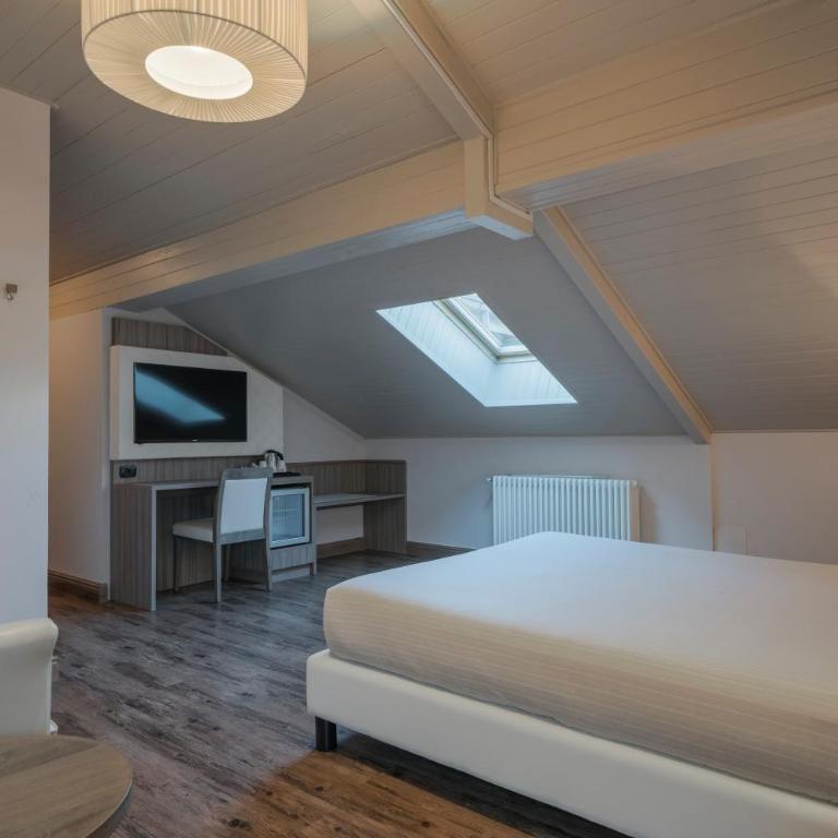Hotel Garnì Cristallo - Camera Familiare - 11