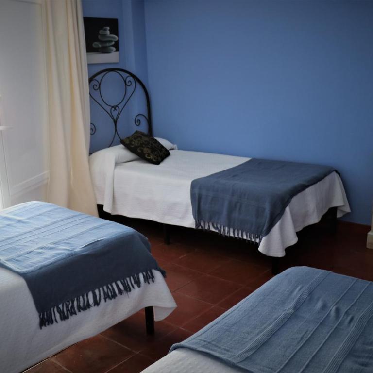 Hostal Arco Plaza - Habitación Triple con balcón - 5