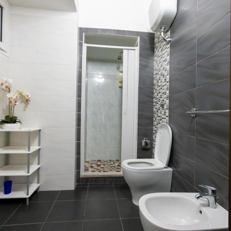 RESIDENCE EMARINE con SERVIZIO SPIAGGIA INCLUSO - Monolocale (2 Adulti) - 1