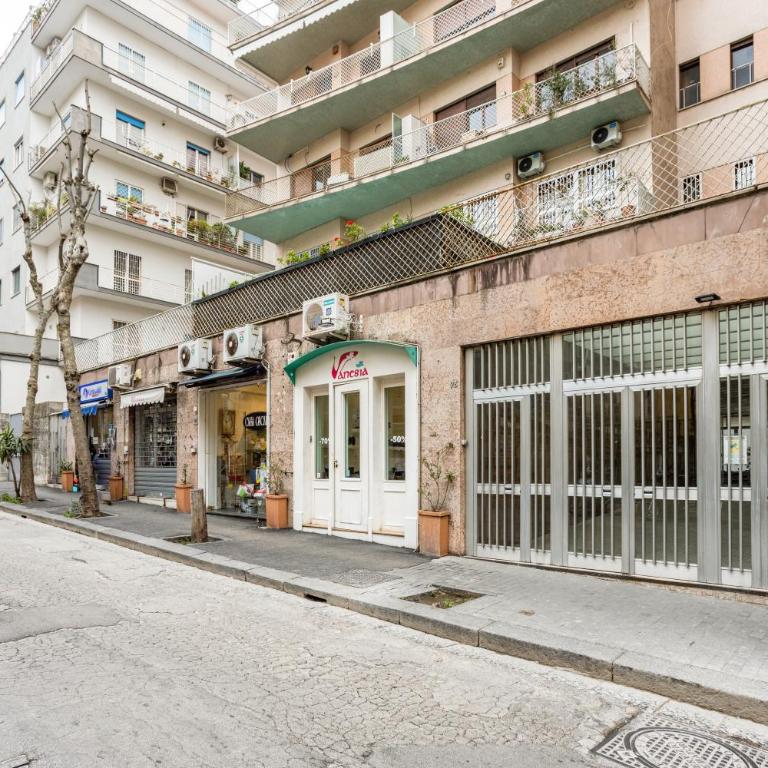 GuestHost - Vomero Deluxe Apartments - Appartamento con 2 Camere da Letto - 13