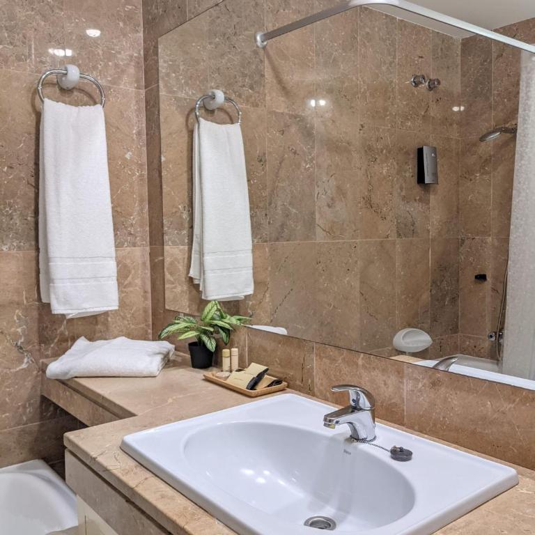 Coral Beach Aparthotel - Apartamento Superior de 3 dormitorios - 2