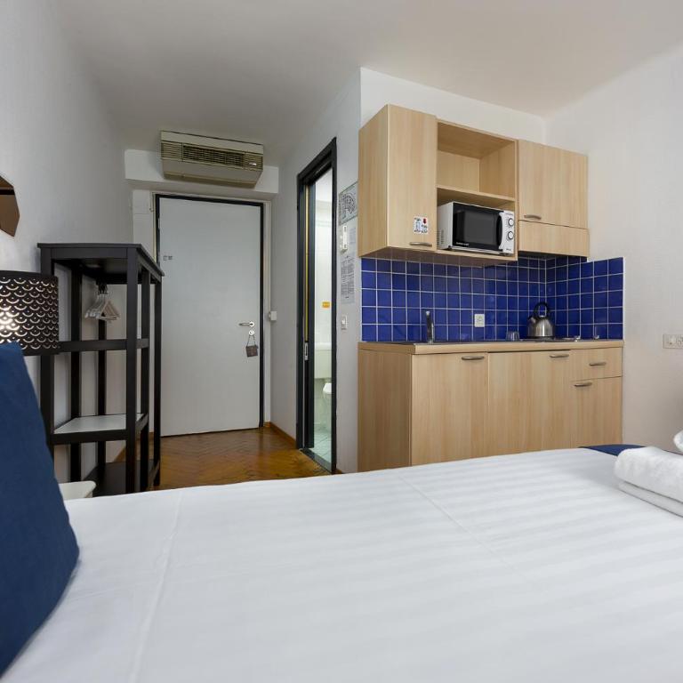 GuestHouse Lugano Center by LR - Camera Singola con Vista Lago - 2