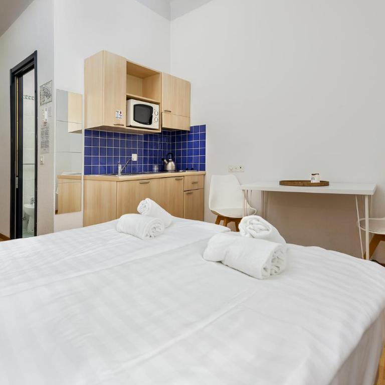 GuestHouse Lugano Center by LR - Camera Queen - 3