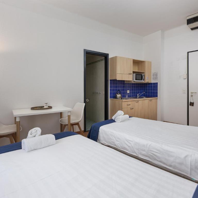 GuestHouse Lugano Center by LR - Camera Matrimoniale/Doppia con Letti Singoli con Balcone - 2