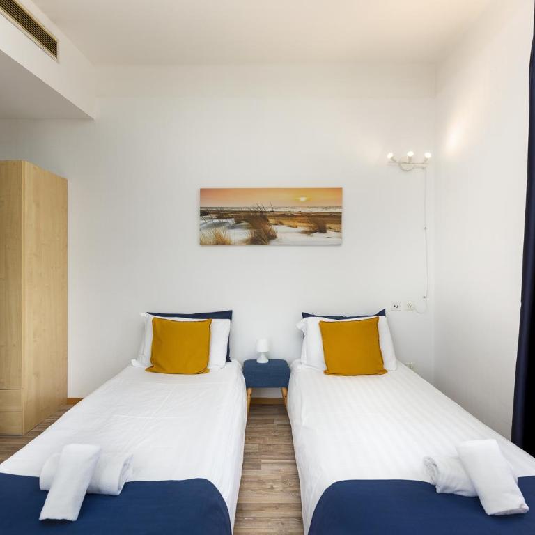 GuestHouse Lugano Center by LR - Camera Matrimoniale/Doppia con Letti Singoli - 9