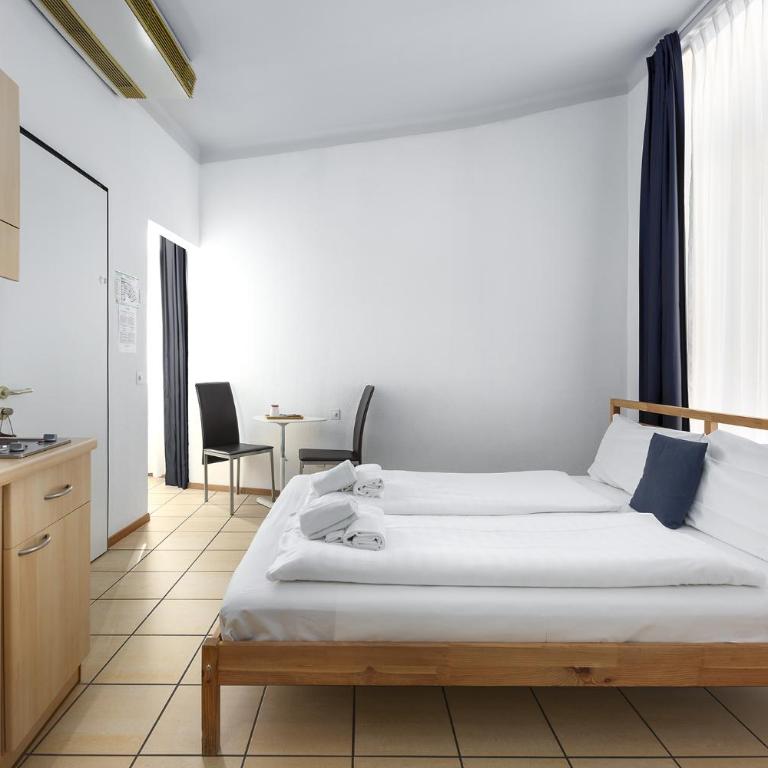 GuestHouse Lugano Center by LR - Camera Matrimoniale/Doppia con Letti Singoli - 2